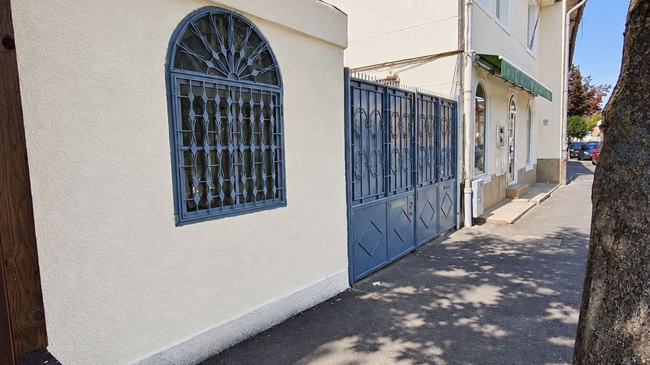 Casa 3 camere, 97 mp(etaj 1) + 2 spatii anexe in aceeasi curte - Poză 3