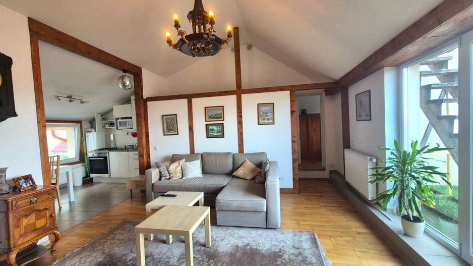 Apartament in casă, într-o zonă exclusivistă, priveliște deosebită. - Poză 9