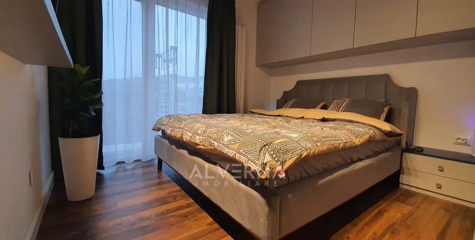 Apartament 3 camere,  bloc nou, 64 mp, mobilat, utilat, zona VIVO - Poză 1