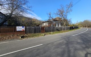 Proprietate deosebită în orașul Ștefănești, intrare pe strada Izvorani - Poză 5