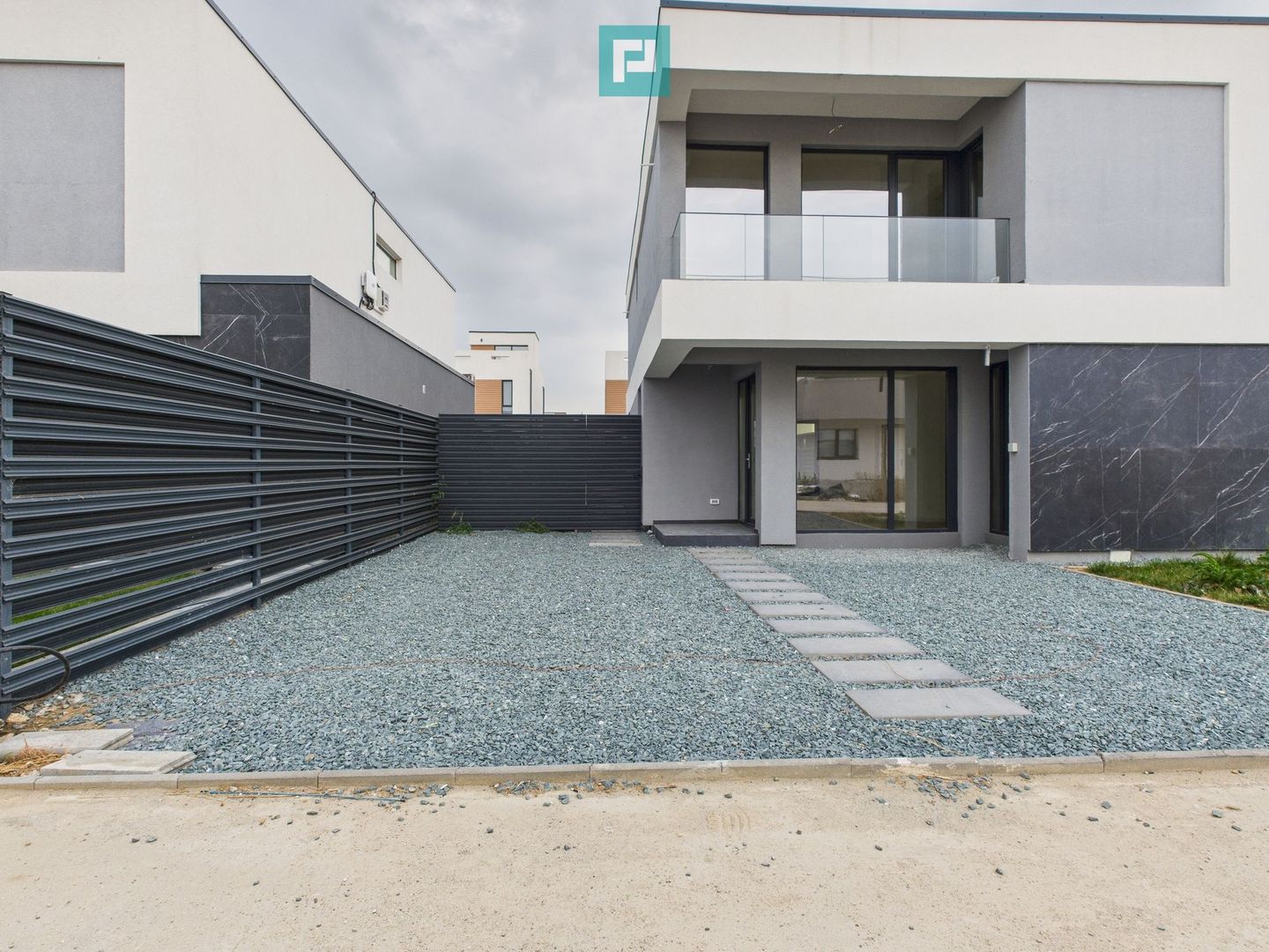 Casă în ansamblu rezidențial cu 5 camere, Tunari, aproape de oraș - Poză 25