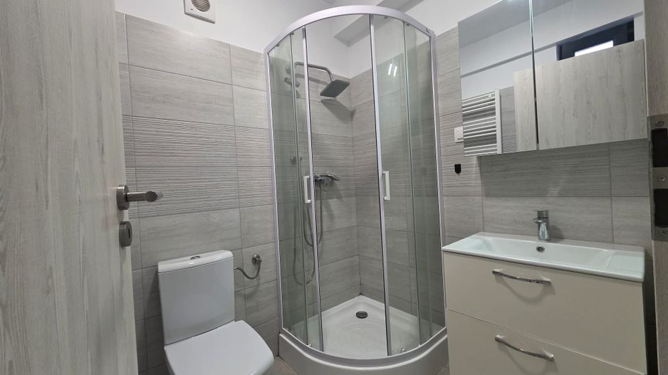 Apartament 3 camere parter si curte 45m  de inchirat Rond OMV Pipera - Poză 8