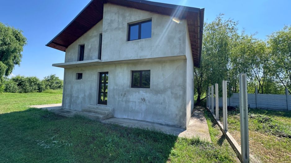 Lângă lac! Casă de vânzare în Lazuri! - Poză 1