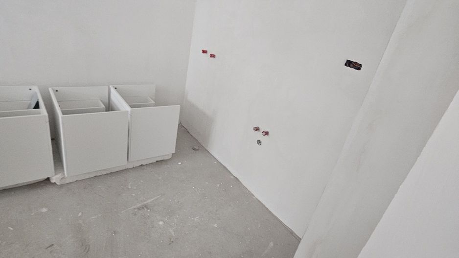 Spatiu comercial stradal + 4 locuri de parcare - Poză 6