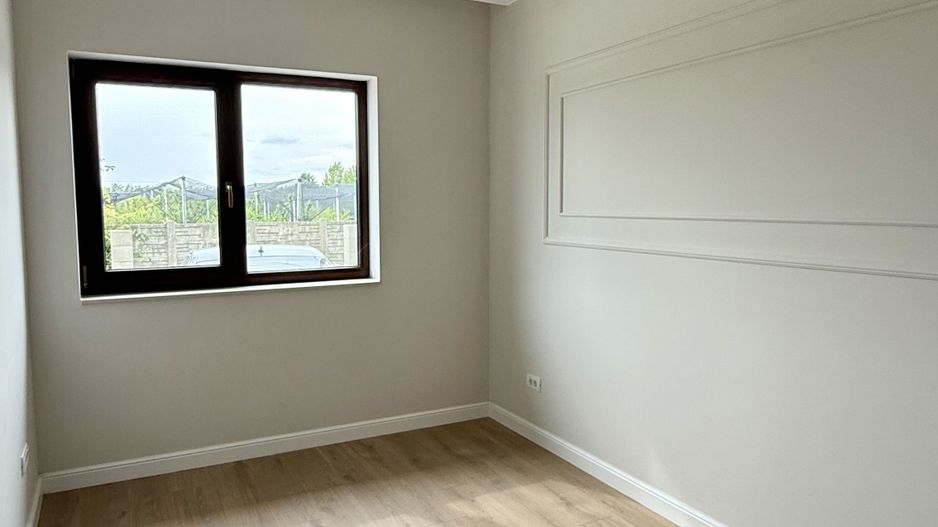 CASA TIP DUPLEX DESPARTIT PRIN GARAJ - Poză 12