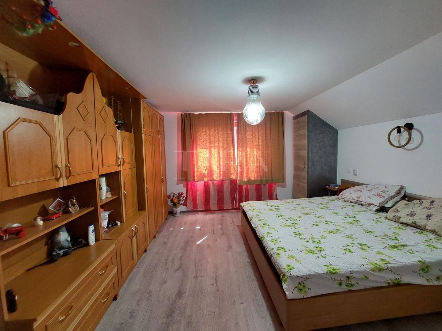 Oportunitate unica! Casa cu 4 camere ideala pentru familie. - Poză 6