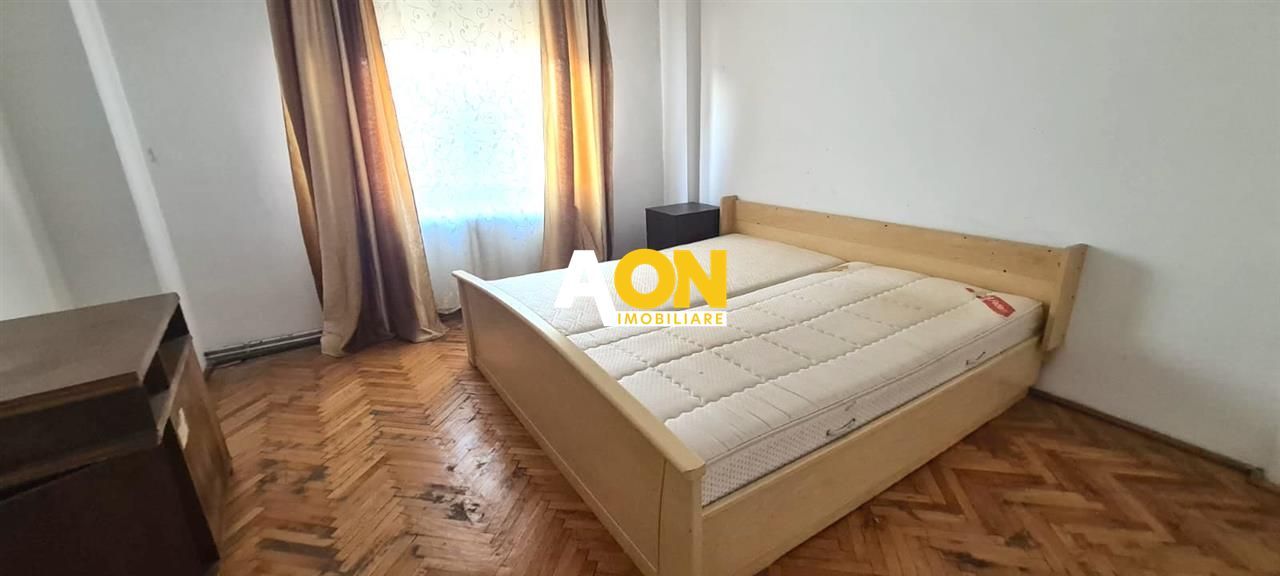 Apartament de vanzare, 3 Camere, 2 Bai, Zona Stadion - Poză 1