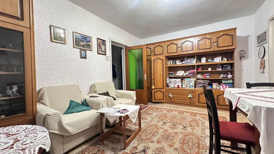 Apartament 3 camere, semidecomandat, Str Rahovei, Sibiu - Poză 1