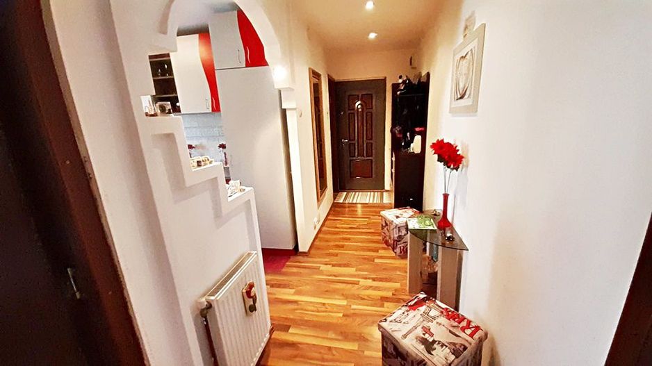 In Feldioara, la 17 Km de Brasov, apartament 2 camere, 43000 euro - Poză 15