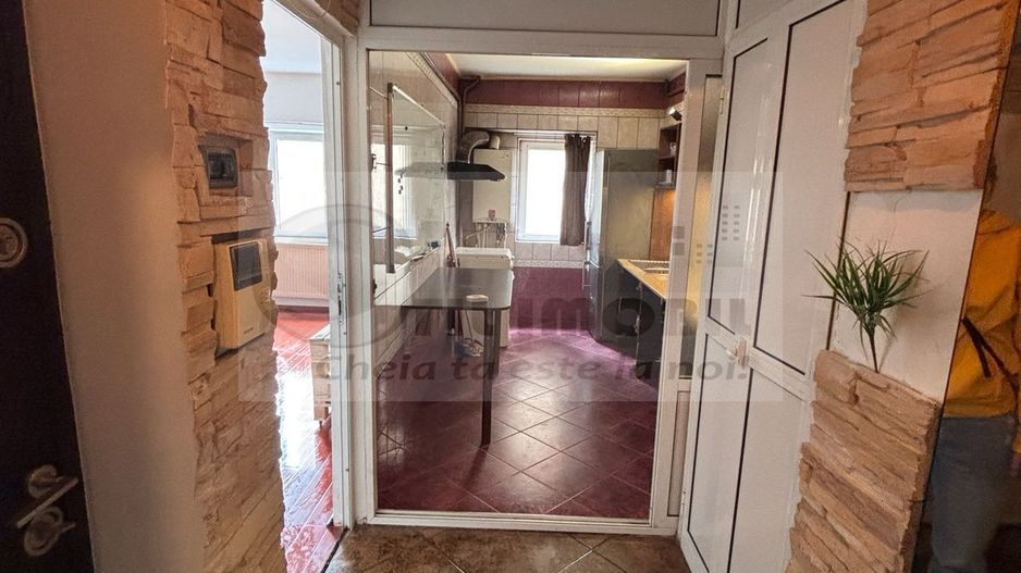 Apartament 3 camere Decomandat, et. 1, bulevard GARA - Poză 8