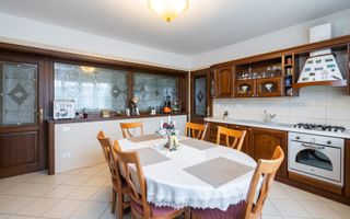 Vilă premium 11 camere | Dămăroaia | saună | fitness | teren 1.000mp - Poză 6