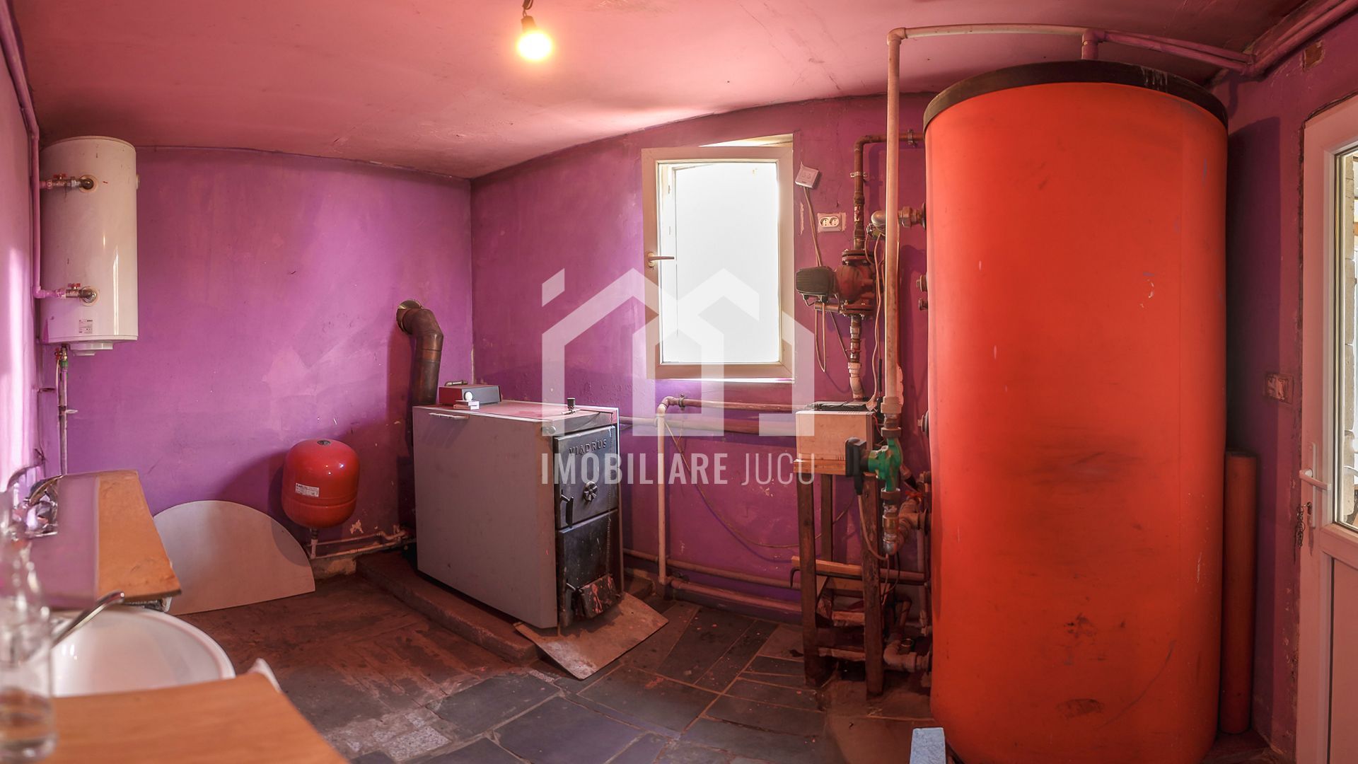Casă familială spațioasă în Visea, comuna Jucu - Poză 18