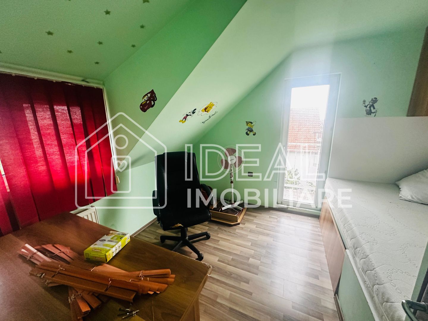 Apartament cu 3 camere la mansarda, in zona Terezian - Poză 6