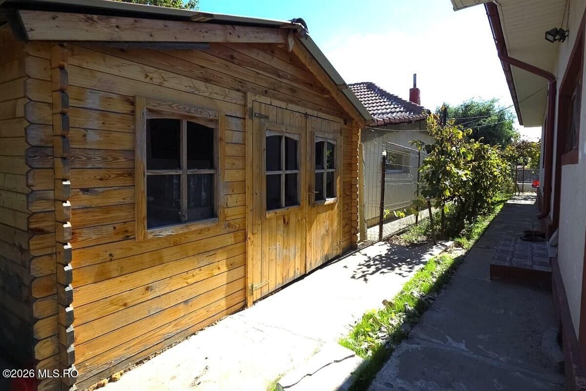 Castelu - Str. Florilor, casa din 2012, teren 737 mp si 106 mp utili - Poză 6