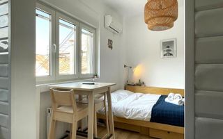 Garsoniera | Vedere catre Calea Victoria  | Airbnb | Certificat Turism - Poză 1