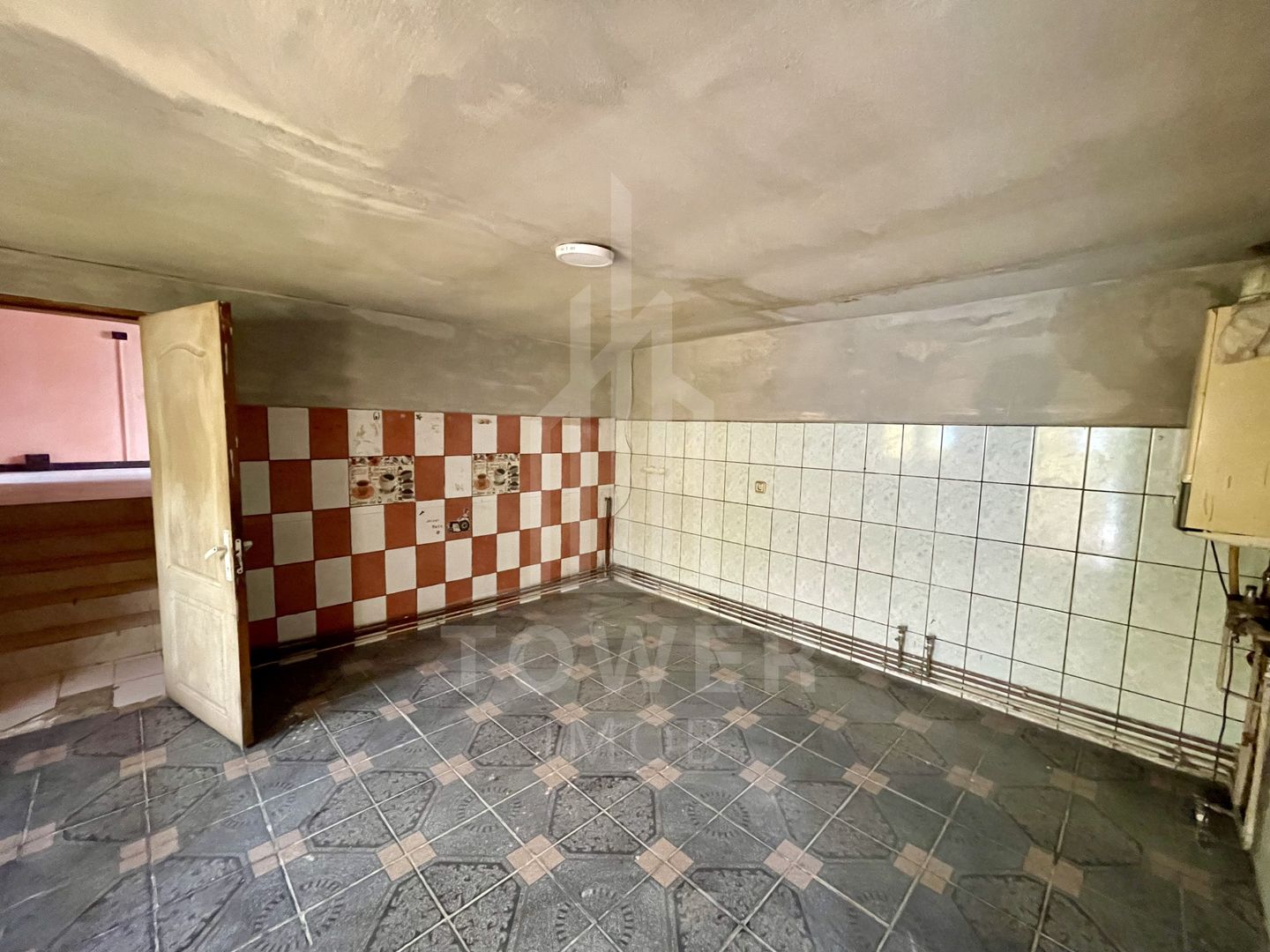 Casă spațioasă si 1790mp teren de vanzare in Hașag, la doar 30 km de Sibiu - Poză 5