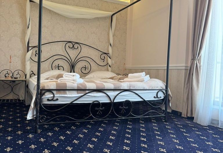 HOTEL DE VANZARE - Poză 1