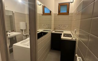 De inchiriat vila cu priveliste spectaculoasa - ideal spatiu comercial - Poză 48