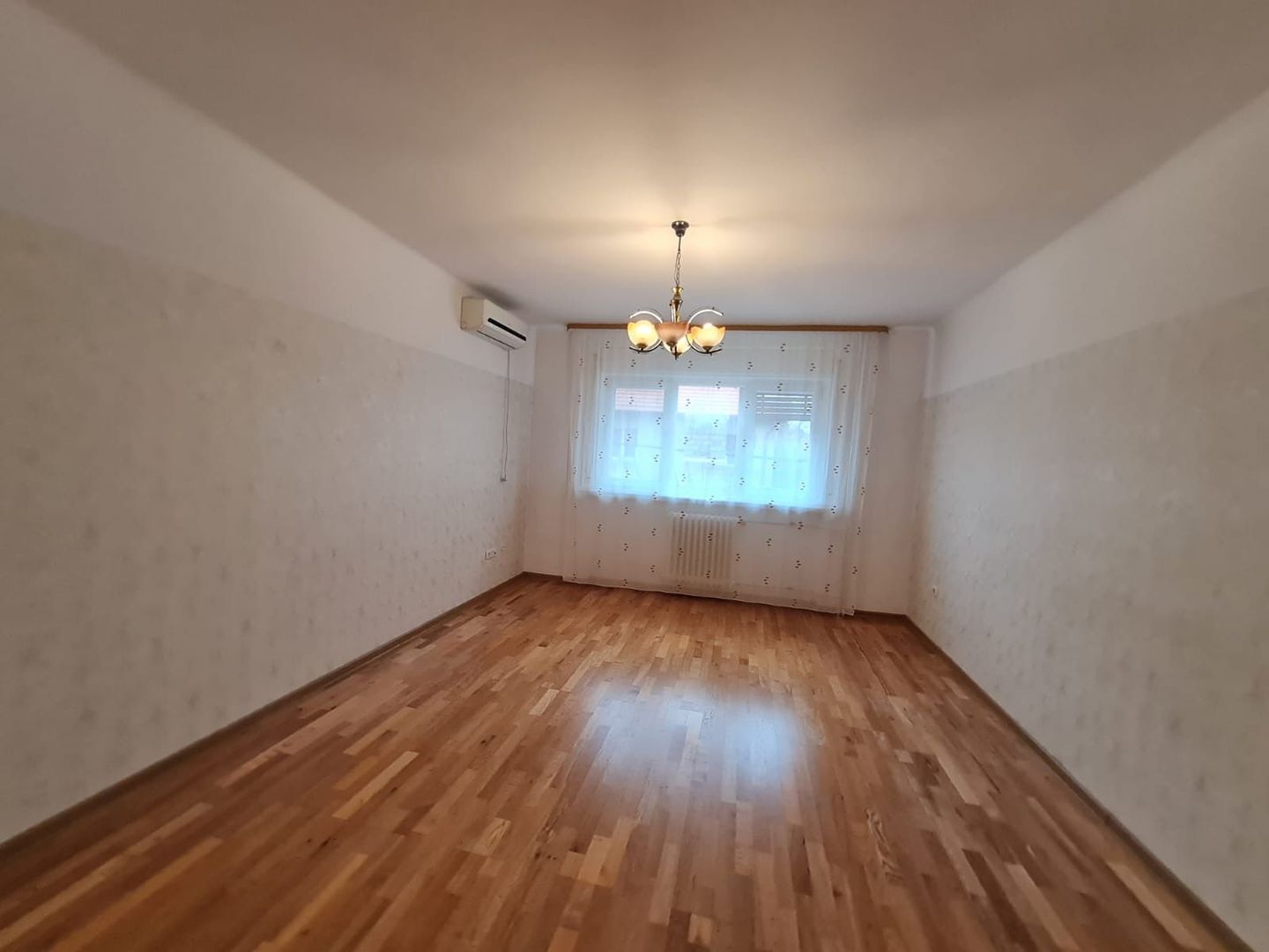 Apartament 4 camere la 5 minute de Piața Unirii - Poză 1