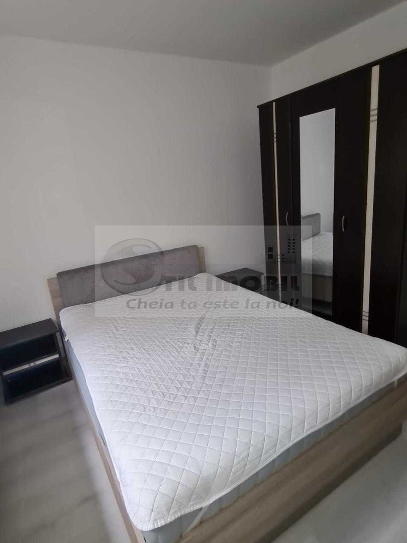Apartament 3 camere– Str. Sf. Lazăr, vis-a-vis de Palas Mall, RENOVAT - Poză 2