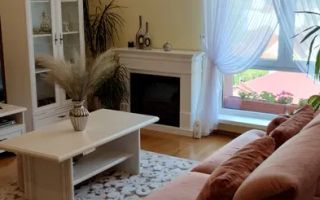 Apartament spațios, modern, cu pod propriu și 2 locuri de parcare - Poză 1