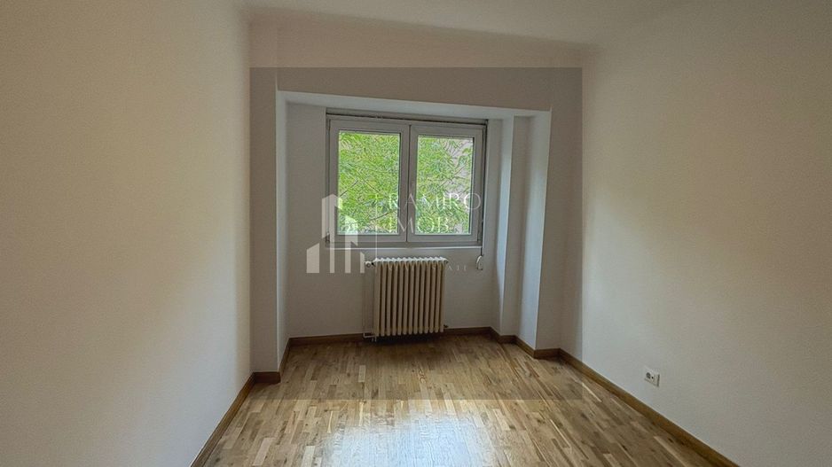 4 camere  etaj 1 /450 m METROU UNIRII - Poză 17