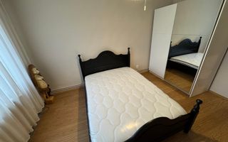 Apartament cu 3 camere, 85 mp, Zona Central - Poză 4
