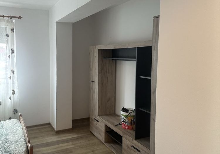 BRASADAS vinde garsoniera RENOVATA la PARTER in Micro 14. - Poză 5