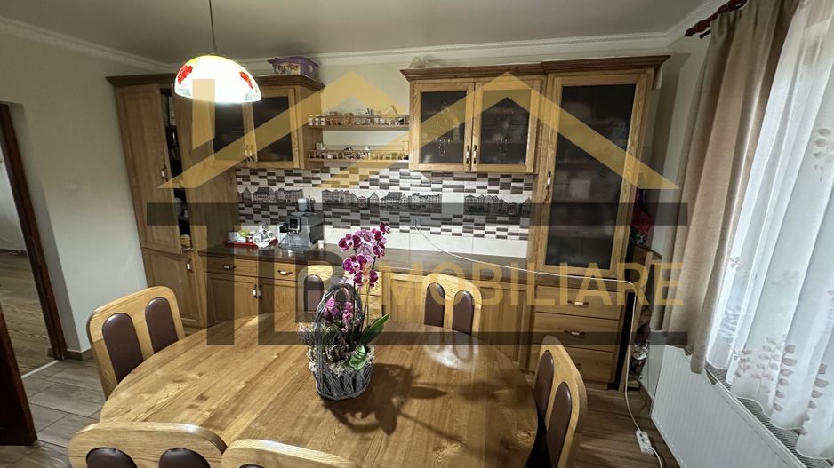 Vila cu 8 camere de vanzare, teren 1580mp, Zona Praid - Poză 29