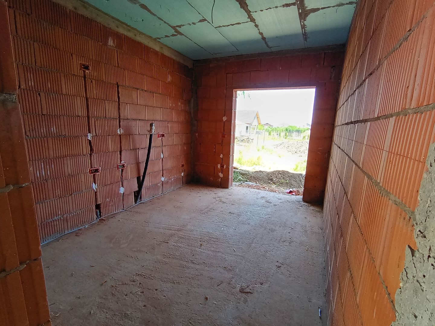 Sanandrei, Duplex pe Parter, 3 dormitoare, 2 Bai, Pozitie excelenta - Poză 13