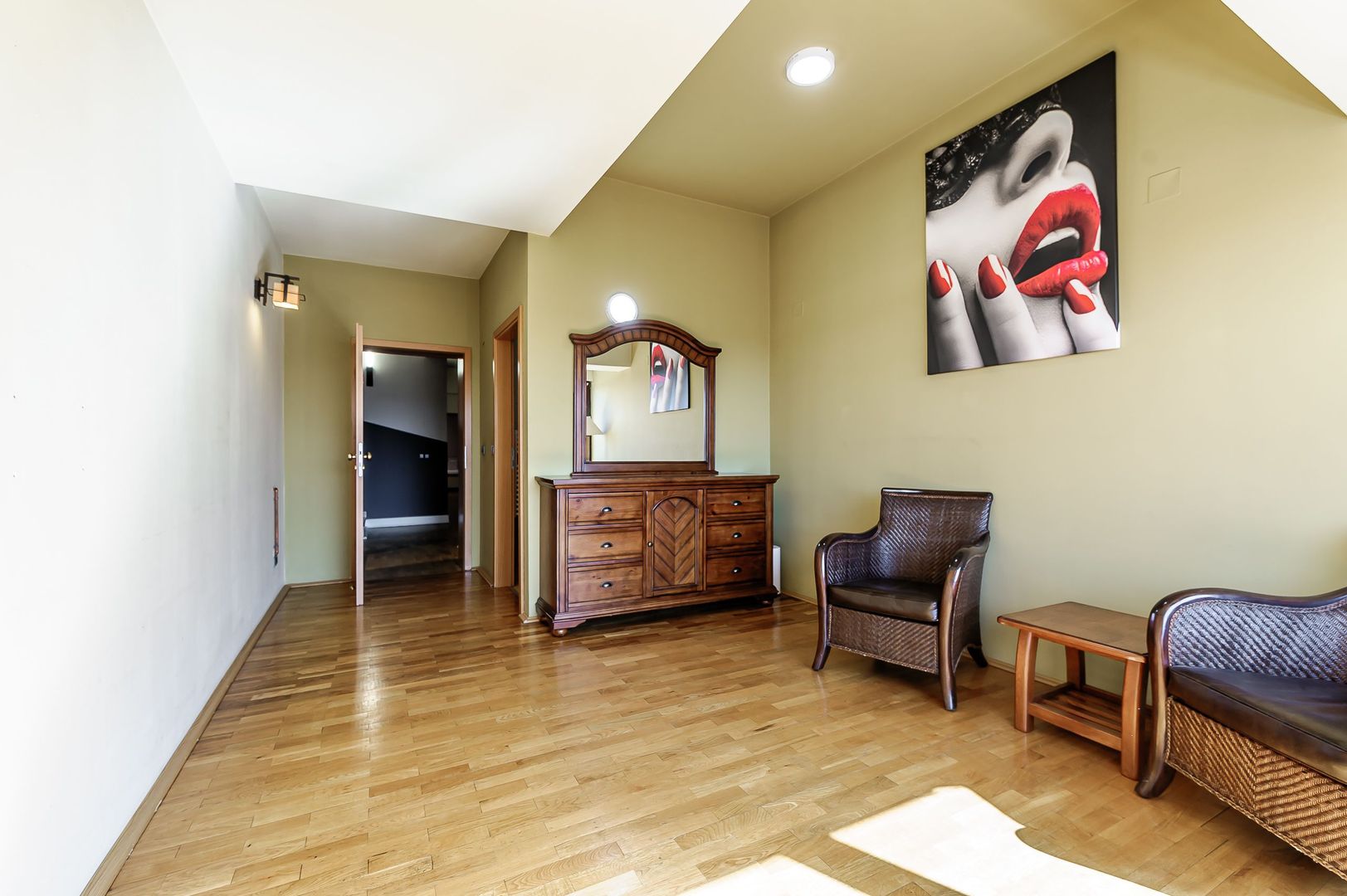 Vilă unică în Părneava - Poză 8