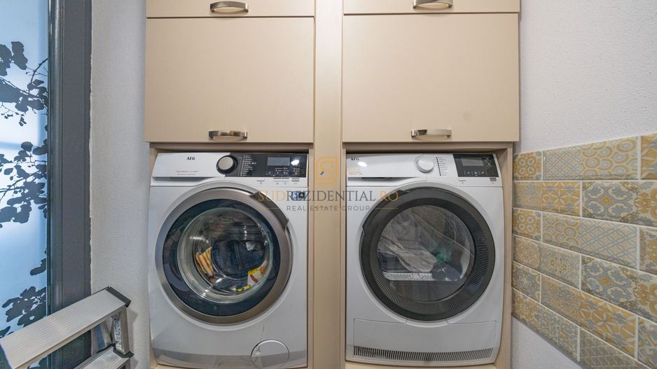 Resedinta spectaculoasa  – Vila exclusivista deschidere directa la lac - Poză 33