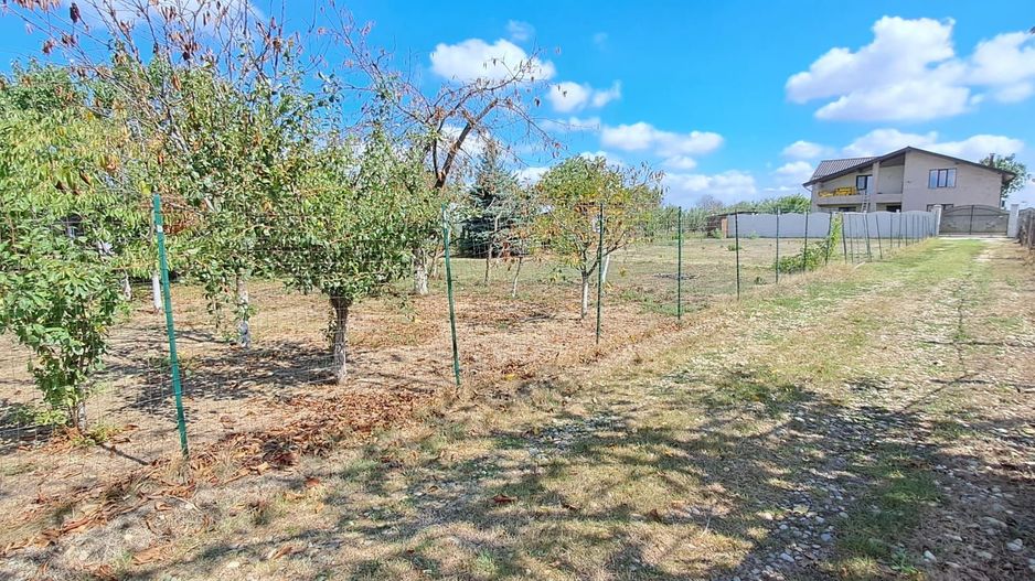 Teren de vanzare, 800 mp, utilitati, parcelabil, pretabil investitie - Poză 3