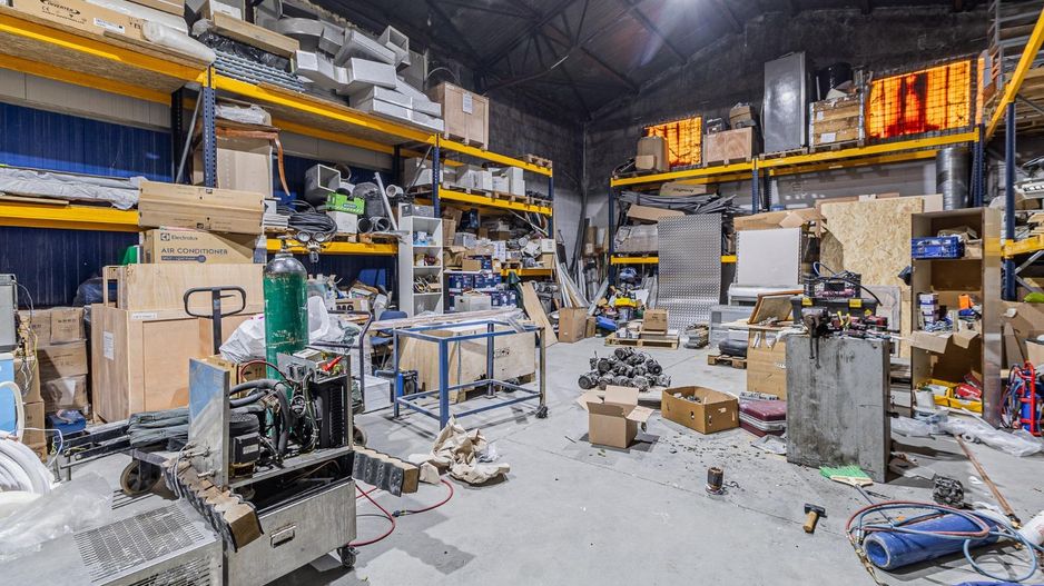 Hala + birouri, 3300 mp teren, toate utilitatile - Poză 2