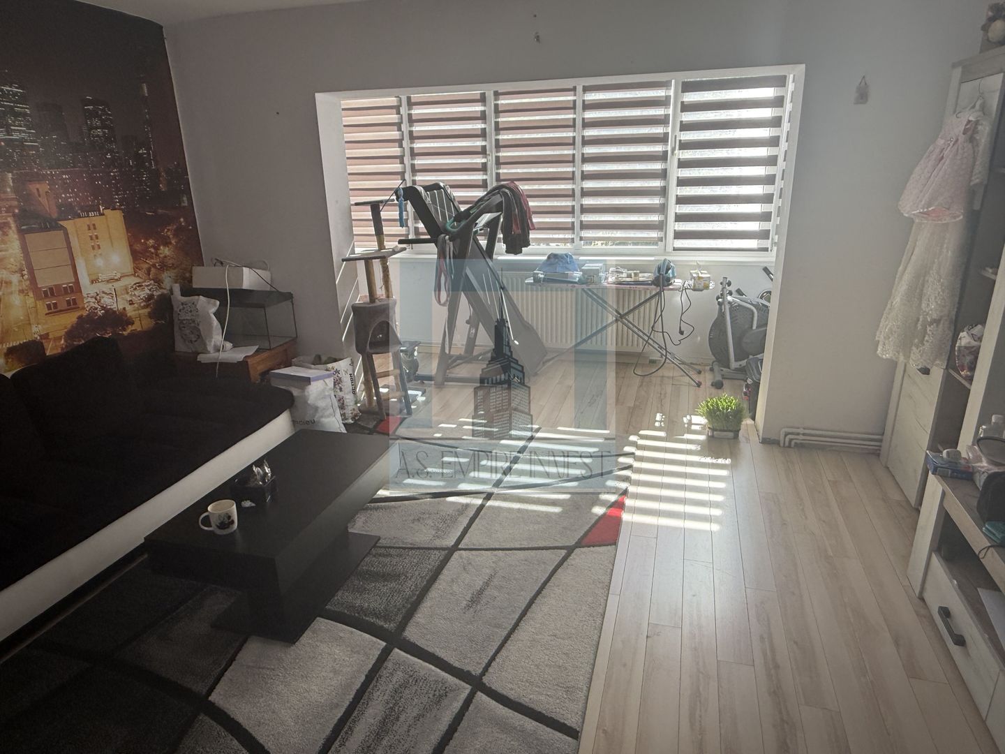 Apartament 3 camere , 84 mp utili,2 bai,2 balcoane-zona Astra - Poză 2