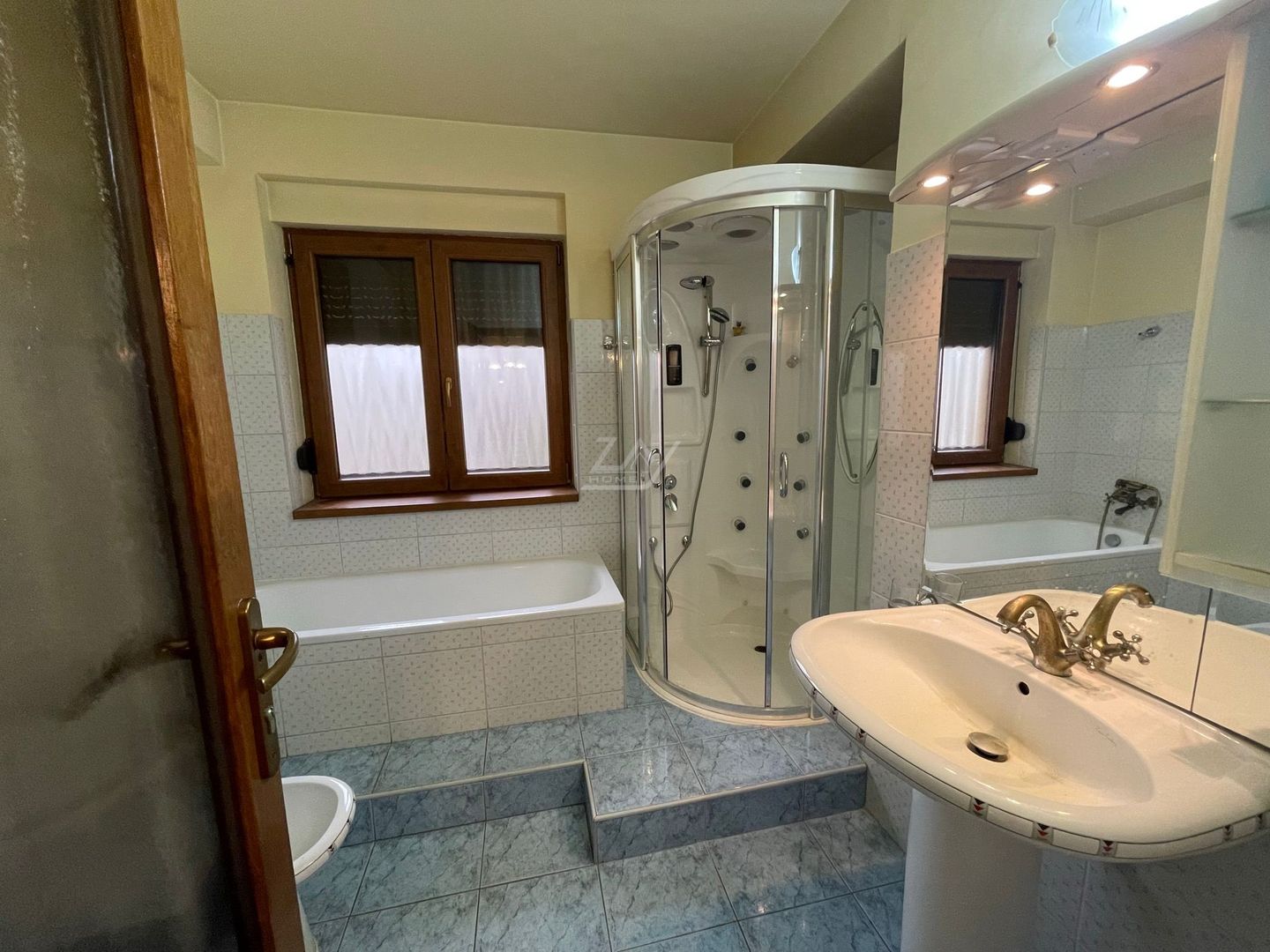 Casa individuala deosebita in zona Girocului - pozitie excelenta. Garaj dublu. - Poză 16