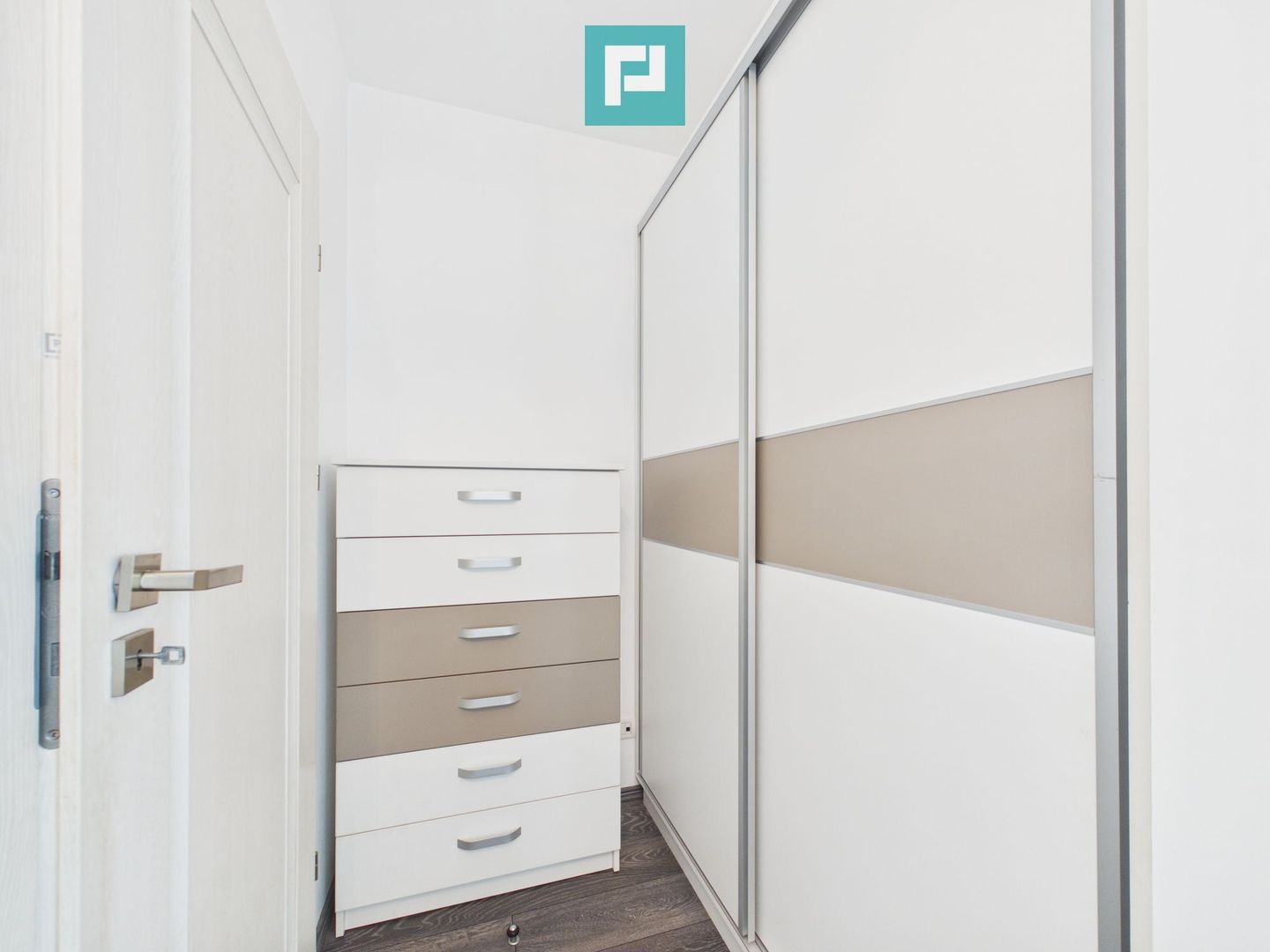 Apartament cu 2 camere la Arad Plaza - Poză 8