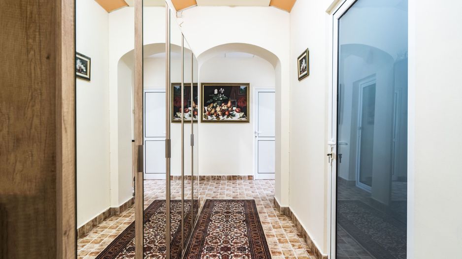 Vatra Luminoasa, bloc caramida reabilitat, parter inalt, renovat, parc - Poză 2