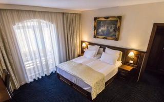 Hotel Boutique Resort 5 stele de vanzare in Sibiu - Poză 2