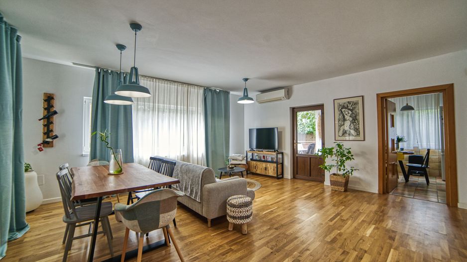 Casa complet mobilata 5 camere 3 bai curte generoasa - Poză 11