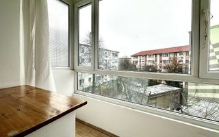 Apartament cu 3 camere de vânzare - Poză 5