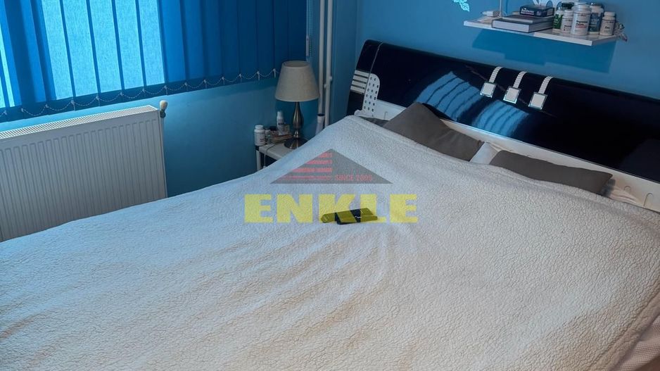 De vanzare apartament cu 3 camere,  zona Liceului Mihai Eminescu - Poză 5