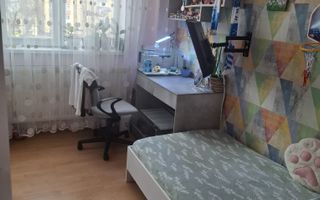 3 camere, etaj 3/4, centrala termica - 105 000 Euro - Poză 1