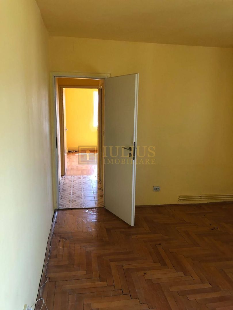 Apartament cu potențial; decomandat– Ideal pentru renovare completă. - Poză 7