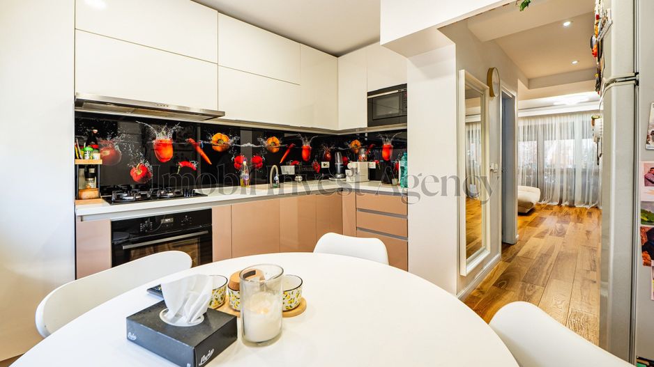 Duplex P+1+M cu grădină proprie, terasă și acces la piscină. - Poză 7