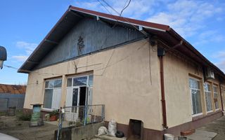 Se oferă spre vânzare / închiriere clădire cu spațiu comercial - Poză 8