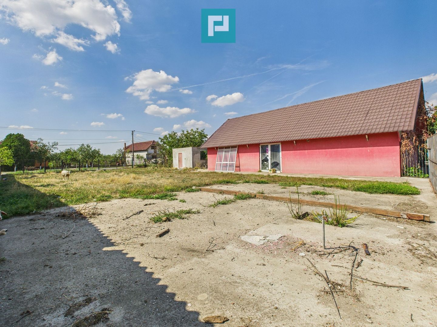 Casă/spațiu comercial pe DN79 în Zimandu Nou - Poză 16