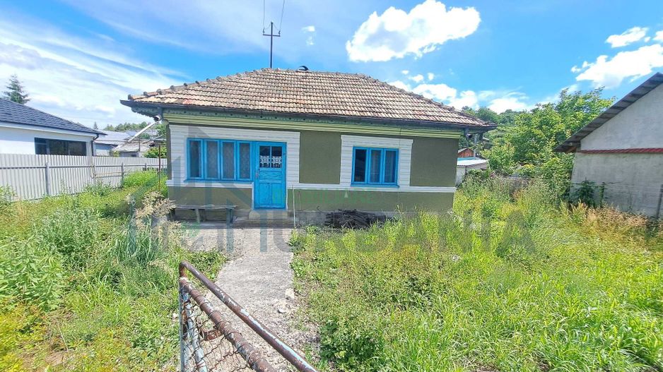 Casă cu teren de 721 mp în Iași, Șoseaua Bucium - Poză 2