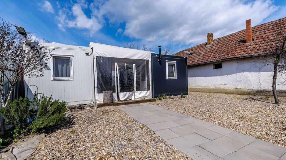 PRET NOU! Casa - tip container - Teren 1987 mp - Turnu - COMISION 0% - Poză 1