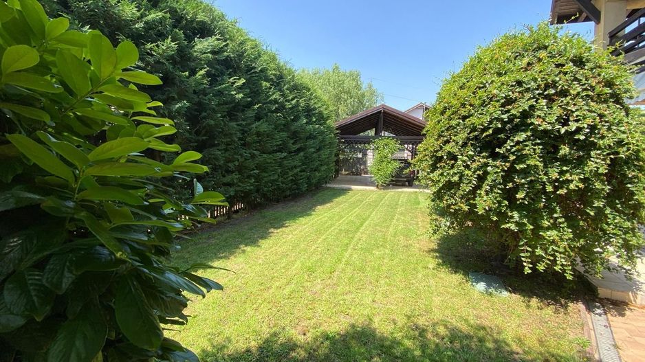 Vilă cu 8 camere, amplasament ultracentral-Dumbrăvița - Poză 5